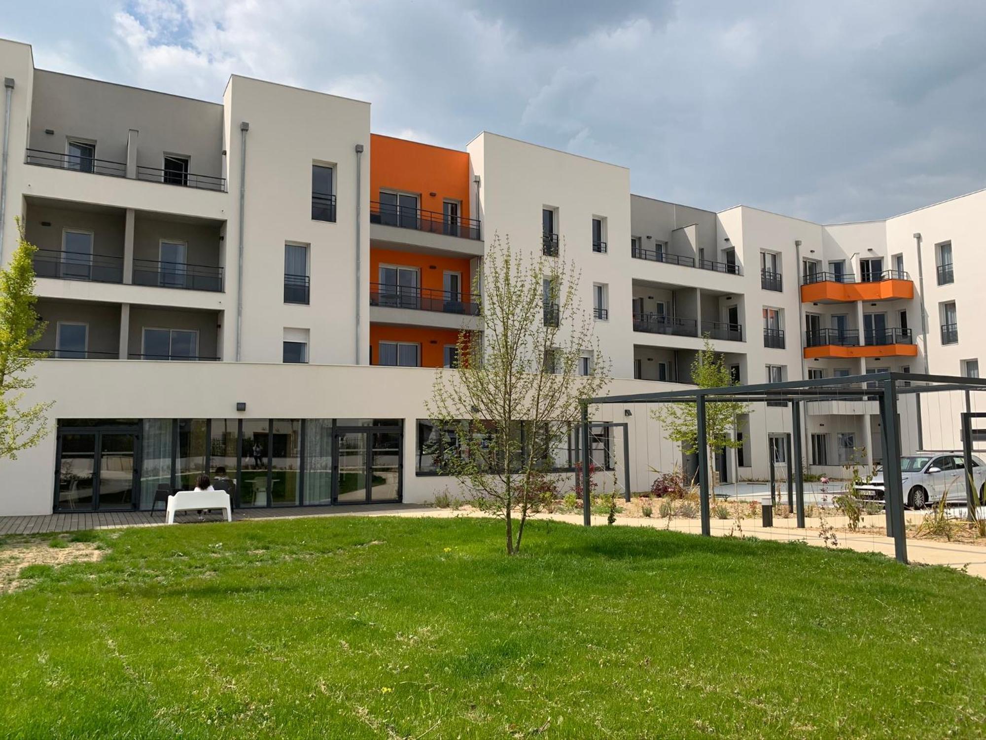 Oh Activ Les Ponts-De-Ce Aparthotel Exterior foto